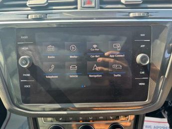 Volkswagen Tiguan 2.0 TDI R-Line DSG Euro 6 (s/s) 5dr