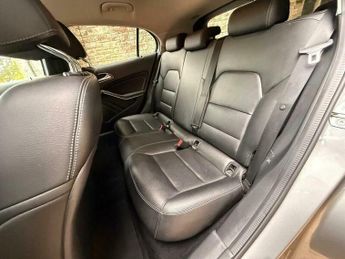Mercedes-Benz C Class 1.6 GLA200 Sport 7G-DCT Euro 6 (s/s) 5dr