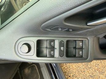 Volkswagen Golf 1.4 TSI SE Hatchback 5dr Petrol DSG Euro 5 (122 ps)