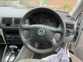 Volkswagen Golf 1.6 S 5dr