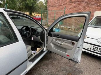 Volkswagen Golf 1.6 S 5dr