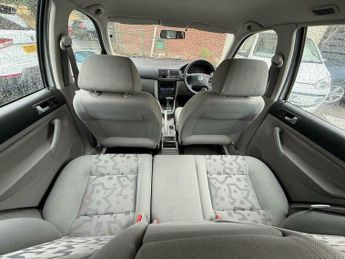 Volkswagen Golf 1.6 S 5dr