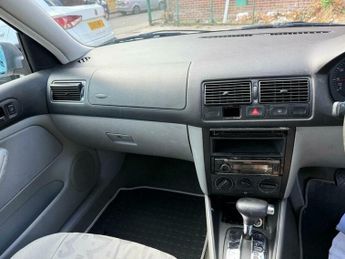 Volkswagen Golf 1.6 S 5dr