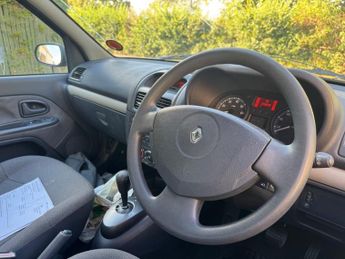 Renault Clio EXPRESSION 16V QUICKSHIFT 5