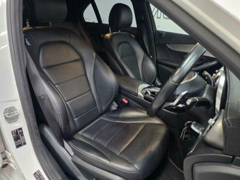 Mercedes-Benz C Class 2.0 C200 AMG Line 7G-Tronic+ Euro 6 (s/s) 4dr