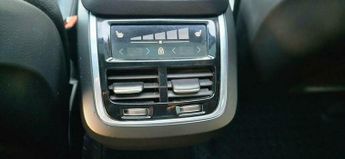 Volvo XC90 2.0 B5 MHEV Plus Auto 4WD Euro 6 (s/s) 5dr