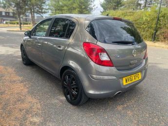 Vauxhall Corsa 1.4 16V Exclusiv Auto Euro 5 5dr (A/C)