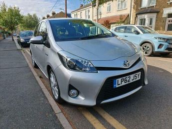 Toyota Yaris 1.5 VVT-h T Spirit CVT Euro 5 5dr