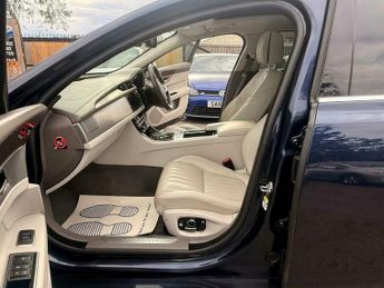 Jaguar XF 2.0d Portfolio Auto AWD Euro 6 (s/s) 4dr
