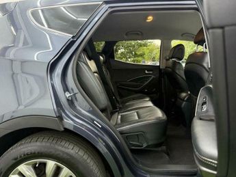 Hyundai Santa Fe 2.2 CRDi Blue Drive Premium Auto 4WD Euro 6 (s/s) 5dr (7 Seat)