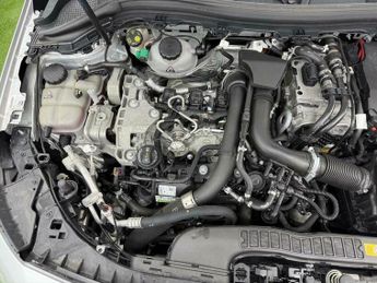 Mercedes-Benz B Class 1.3 B250e 15.6kWh AMG Line (Executive) 8G-DCT Euro 6 (s/s) 5dr
