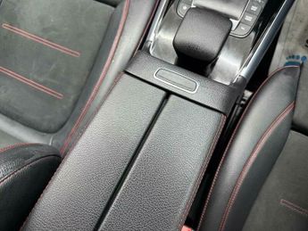 Mercedes-Benz B Class 1.3 B250e 15.6kWh AMG Line (Executive) 8G-DCT Euro 6 (s/s) 5dr