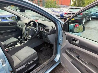 Ford Focus 1.6 Zetec 5dr