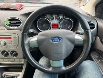 Ford Focus 1.6 Zetec 5dr