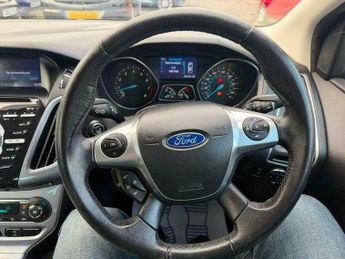 Ford Focus 1.0T EcoBoost Titanium Navigator Euro 5 (s/s) 5dr