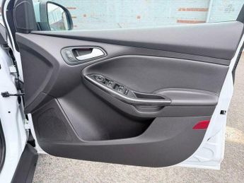 Ford Focus 2.0 TDCi Titanium X Powershift Euro 6 (s/s) 5dr