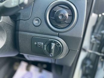 Ford Fusion 1.6 + 5dr
