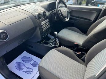 Ford Fusion 1.6 + 5dr