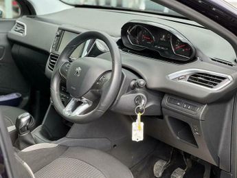 Peugeot 208 1.2 VTi PureTech Style Euro 5 5dr