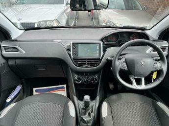 Peugeot 208 1.2 VTi PureTech Style Euro 5 5dr