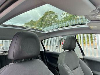 Peugeot 208 1.2 VTi PureTech Style Euro 5 5dr