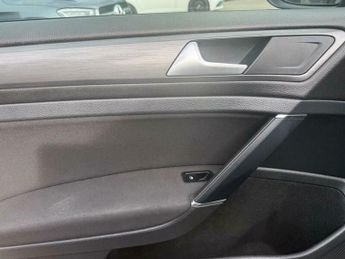 Volkswagen Golf 35.8kWh e-Golf Auto 5dr