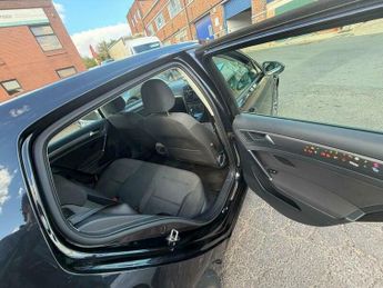 Volkswagen Golf 35.8kWh e-Golf Auto 5dr