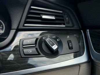 BMW 5 SERIES 2.0 520d Luxury Auto Euro 6 (s/s) 4dr