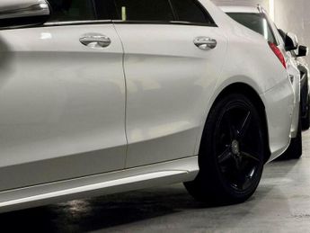Mercedes-Benz C Class 2.1 C220d AMG Line (Premium Plus) 7G-Tronic+ Euro 6 (s/s) 4dr