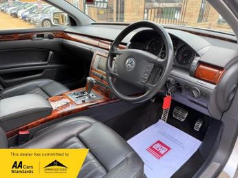 Volkswagen Phaeton 3.0 TDI V6 Saloon 4dr Diesel Automatic 4MOTION (5 Seats) (259 g/