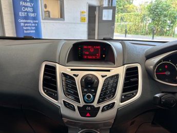 Ford Fiesta 1.4 Titanium Hatchback 5dr Petrol Manual (133 g/km, 94 bhp)