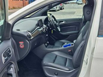 Mercedes-Benz B Class 1.6 Petrol Automatic 5dr 5 Seats