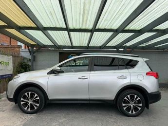 Toyota RAV4 2.2 D-CAT Invincible Auto 4WD Euro 5 5dr