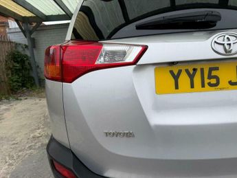 Toyota RAV4 2.2 D-CAT Invincible Auto 4WD Euro 5 5dr