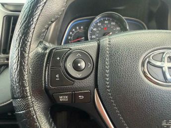 Toyota RAV4 2.2 D-CAT Invincible Auto 4WD Euro 5 5dr