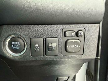 Toyota RAV4 2.2 D-CAT Invincible Auto 4WD Euro 5 5dr