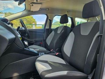 Ford Focus 1.6 Zetec Powershift Euro 5 5dr