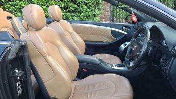 Mercedes-Benz CLK 3.0 CLK280 Sport Cabriolet 2dr Petrol 7G-Tronic (229 g/km, 231 b