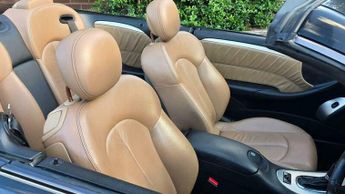 Mercedes-Benz CLK 3.0 CLK280 Sport Cabriolet 2dr Petrol 7G-Tronic (229 g/km, 231 b