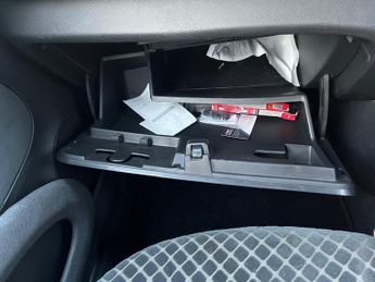 Nissan Micra SE