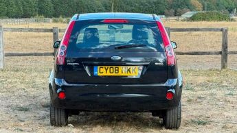 Ford Fiesta 1.6 Ghia 5dr