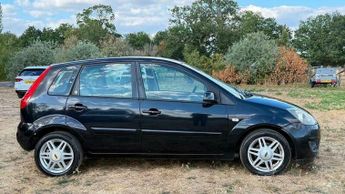 Ford Fiesta 1.6 Ghia 5dr