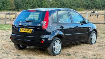 Ford Fiesta 1.6 Ghia 5dr