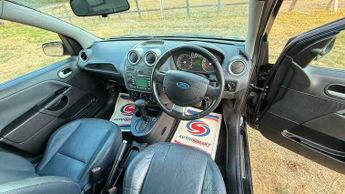 Ford Fiesta 1.6 Ghia 5dr