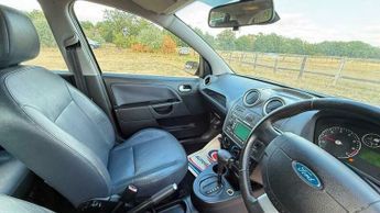 Ford Fiesta 1.6 Ghia 5dr