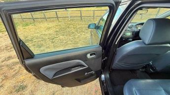 Ford Fiesta 1.6 Ghia 5dr