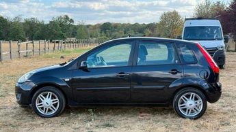 Ford Fiesta 1.6 Ghia 5dr