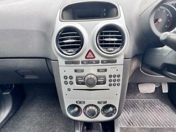 Vauxhall Corsa 1.4 16V Exclusiv Auto Euro 5 5dr (A/C)