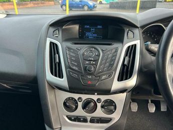 Ford Focus 1.0T EcoBoost Zetec Euro 5 (s/s) 5dr
