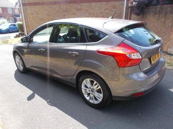 Ford Focus 1.6 Titanium Navigator Hatchback 5dr Petrol Powershift Euro 5 (1